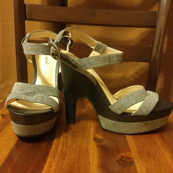 Heels by ANDREA - Picture 1 of 6